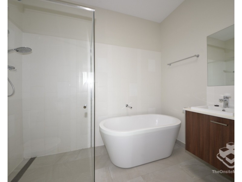41 Kersley Road, Kenmore QLD 4069