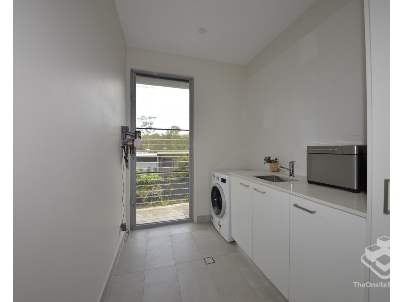 41 Kersley Road, Kenmore QLD 4069