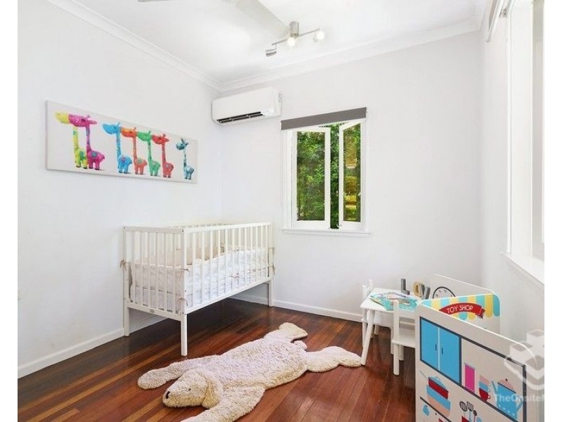 15 Tyne Street, Taringa QLD 4068
