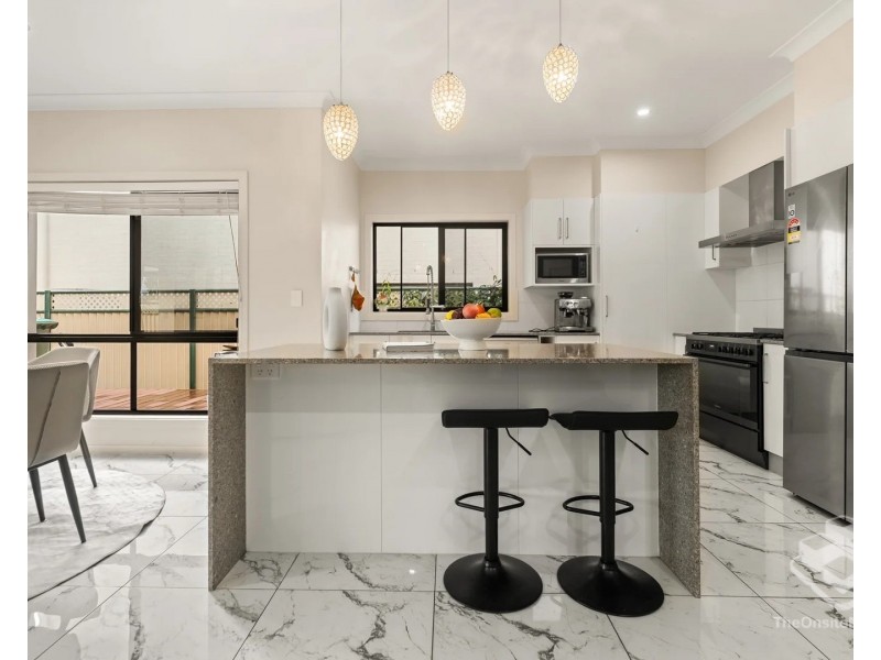 7 Jurien Crescent, Varsity Lakes QLD 4227