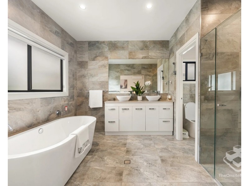 7 Jurien Crescent, Varsity Lakes QLD 4227