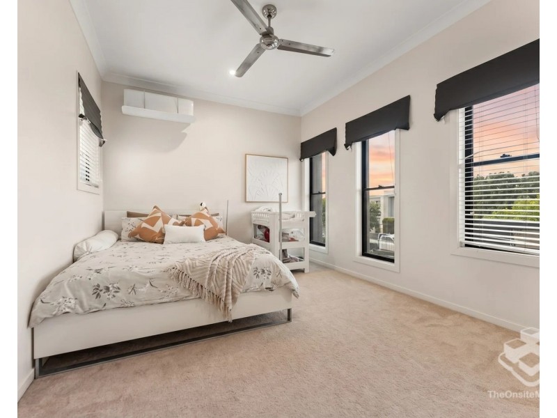 7 Jurien Crescent, Varsity Lakes QLD 4227