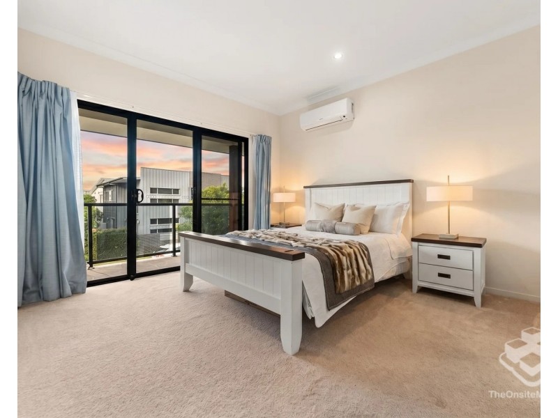 7 Jurien Crescent, Varsity Lakes QLD 4227