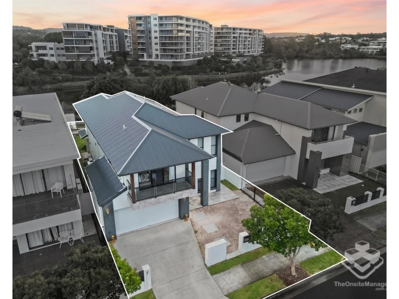 7 Jurien Crescent, Varsity Lakes QLD 4227