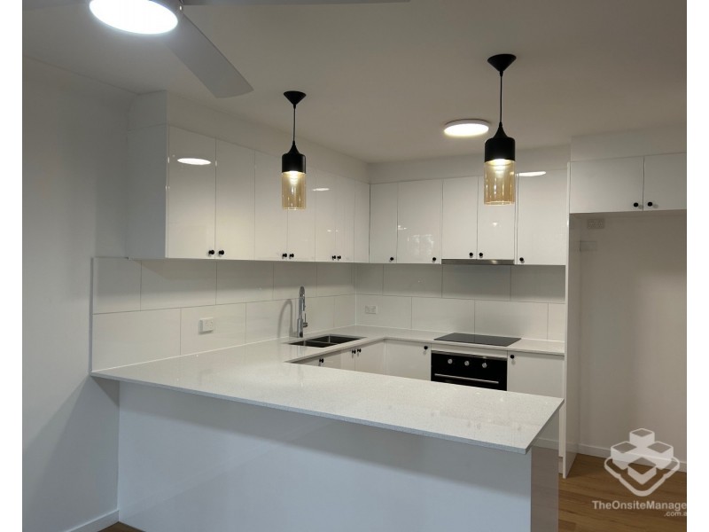 unit 27/31 Simpsons Road, Elanora QLD 4221