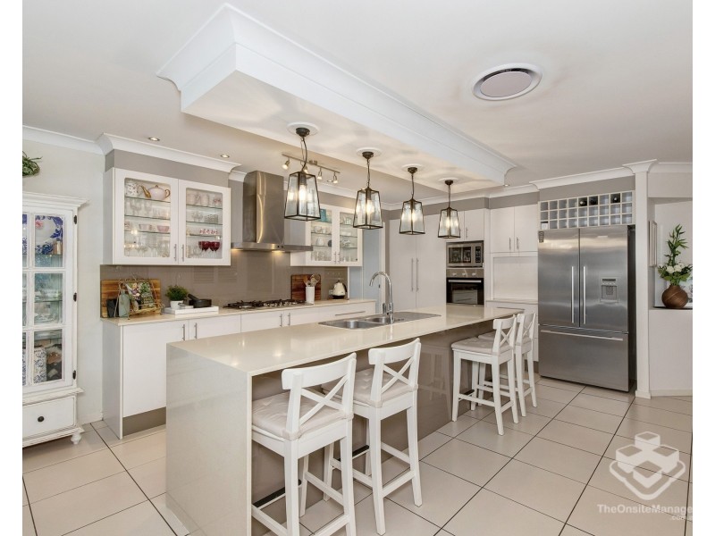 18 Leander Circuit, Oxenford QLD 4210