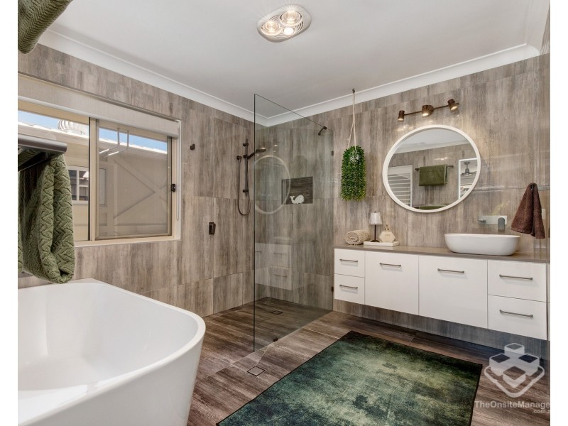 18 Leander Circuit, Oxenford QLD 4210