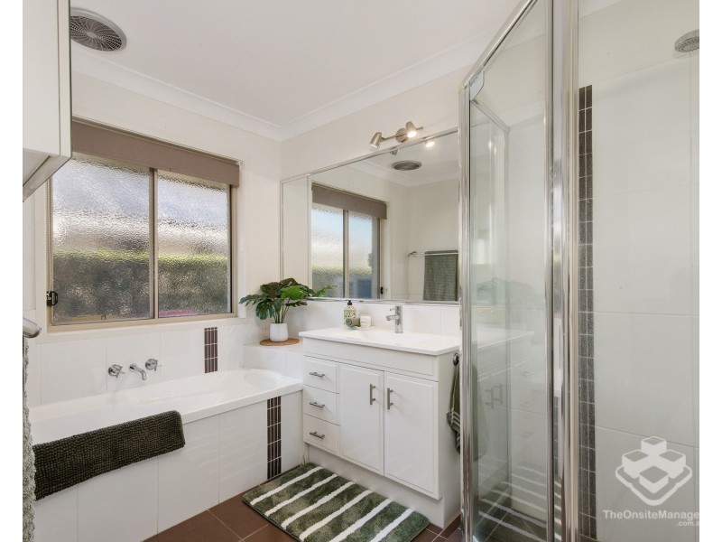 18 Leander Circuit, Oxenford QLD 4210