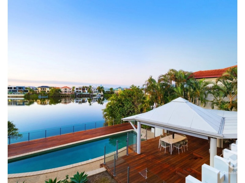 28 Bollard Circuit, Clear Island Waters QLD 4226