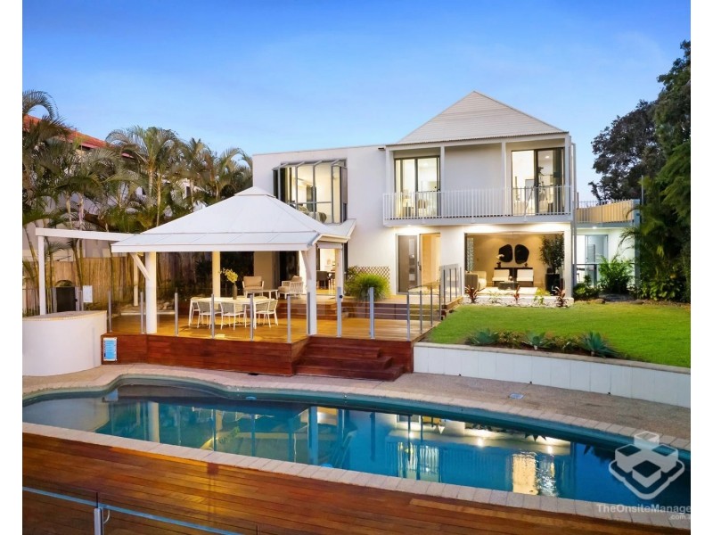 28 Bollard Circuit, Clear Island Waters QLD 4226