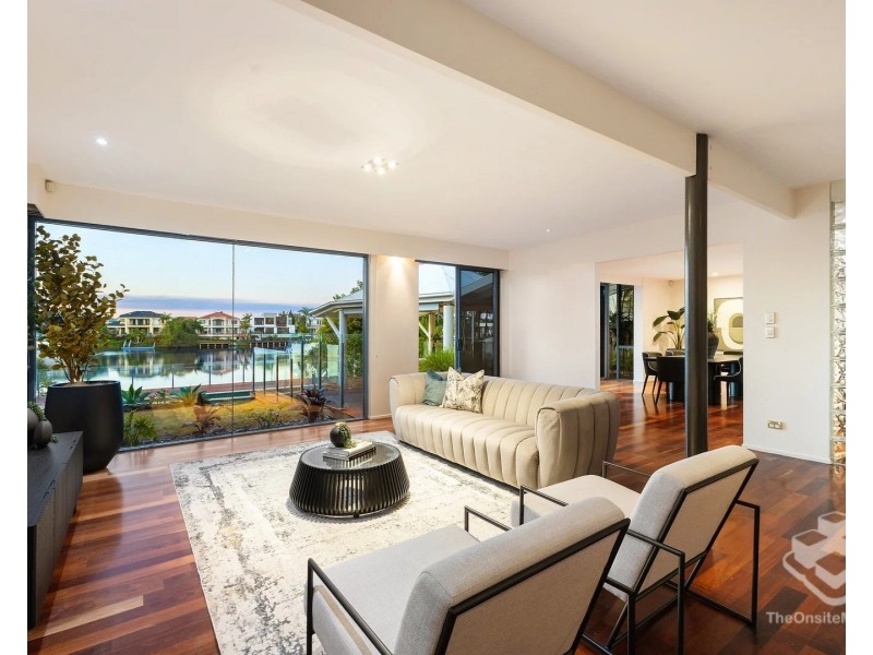 28 Bollard Circuit, Clear Island Waters QLD 4226