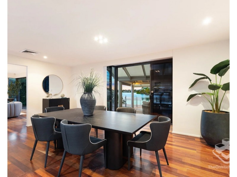 28 Bollard Circuit, Clear Island Waters QLD 4226