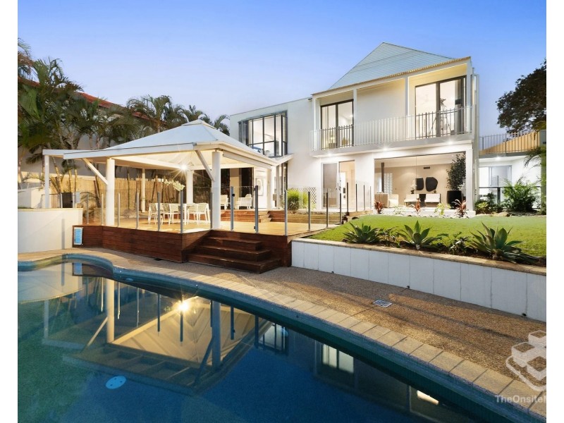 28 Bollard Circuit, Clear Island Waters QLD 4226