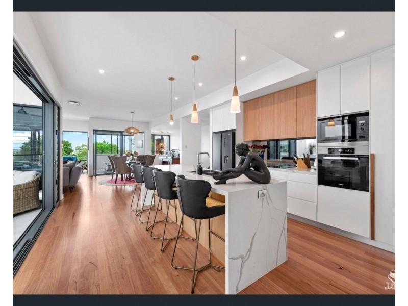 25 Quarry Street, Hamilton QLD 4007