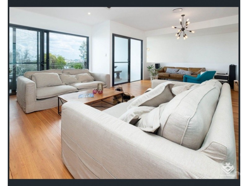 25 Quarry Street, Hamilton QLD 4007