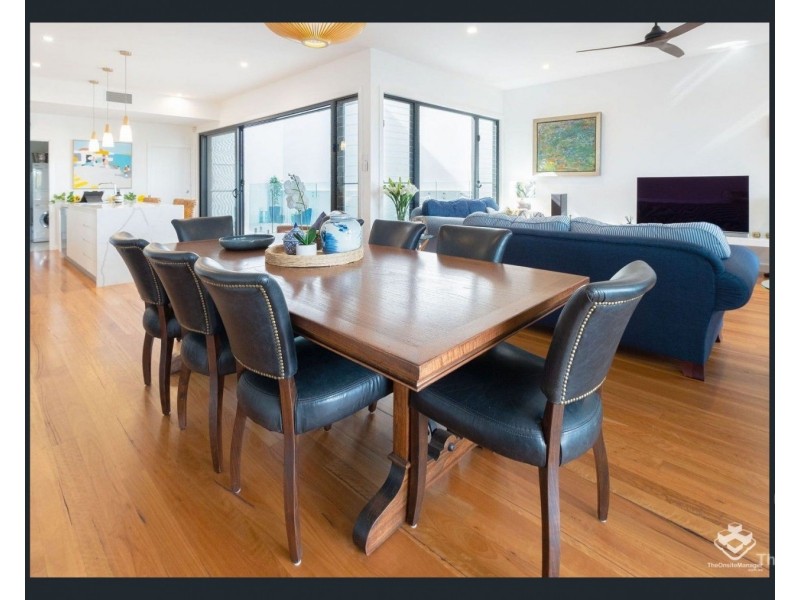 25 Quarry Street, Hamilton QLD 4007