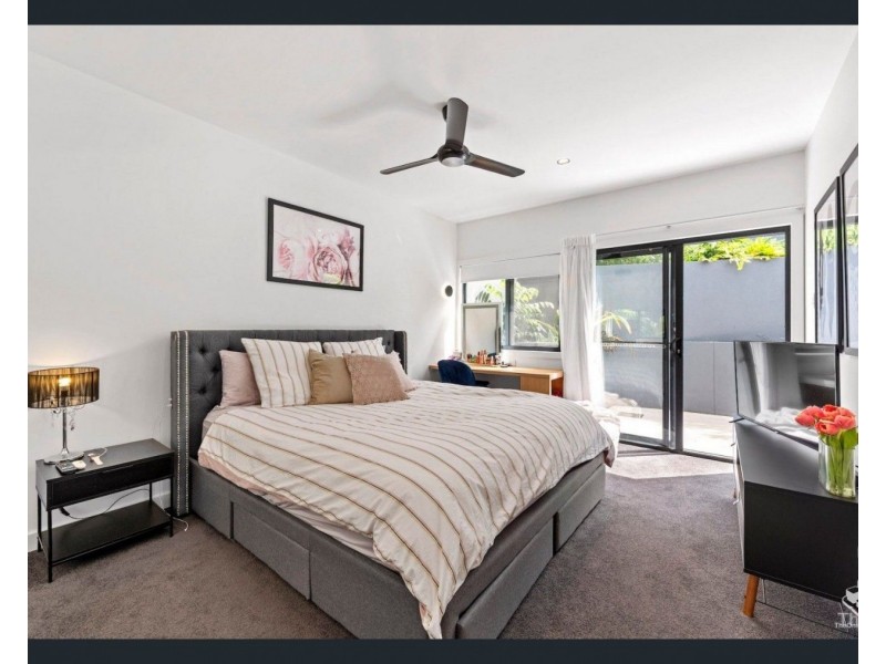 25 Quarry Street, Hamilton QLD 4007