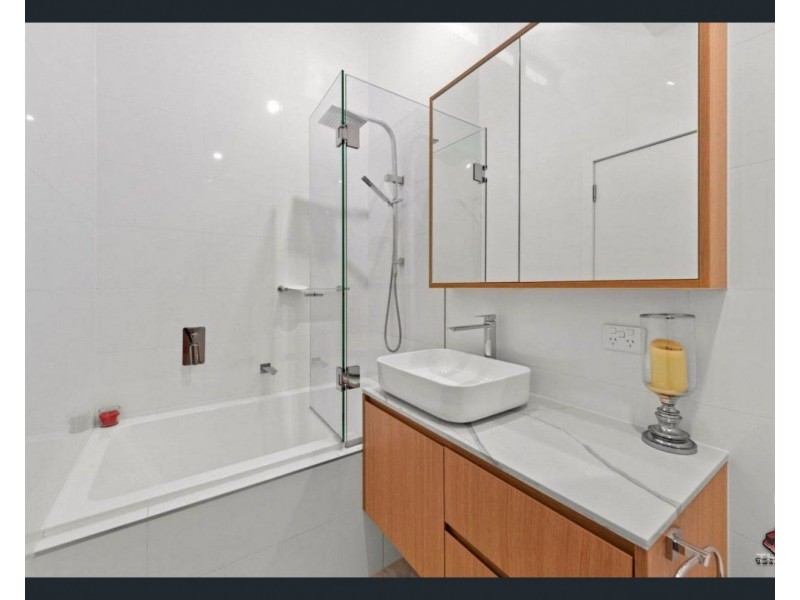 25 Quarry Street, Hamilton QLD 4007