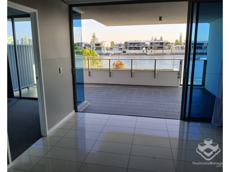 ID:21196090/30-32 Paradise Island, Surfers Paradise QLD 4217