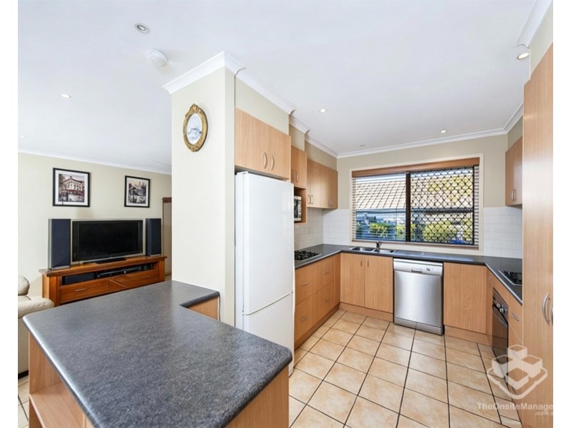 43 Allied Drive, Arundel QLD 4214