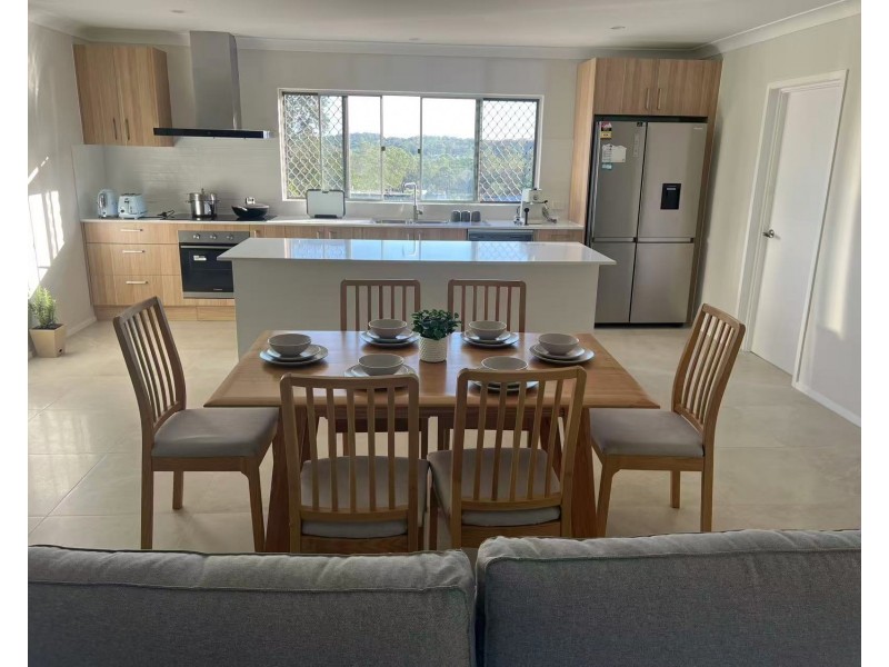 301 Redland Bay Road, Capalaba QLD 4157