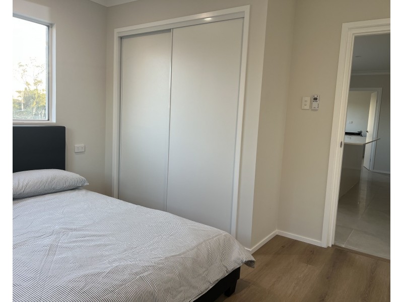 301 Redland Bay Road, Capalaba QLD 4157
