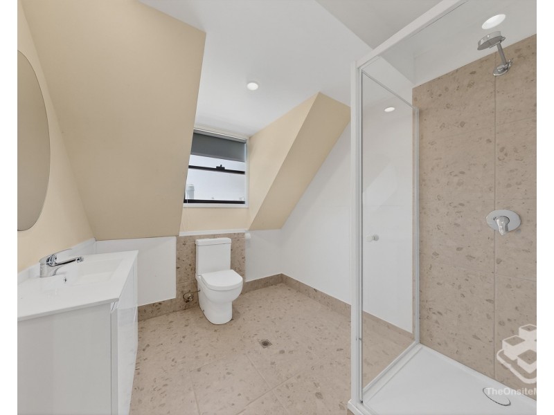92 Ashmore Road, Bundall QLD 4217