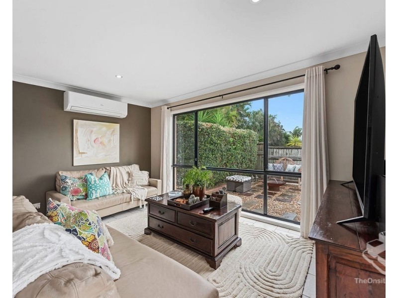 102 Cribb Road, Carindale QLD 4152