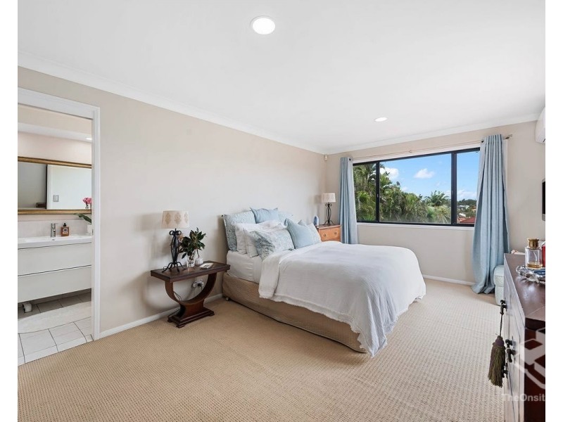 102 Cribb Road, Carindale QLD 4152