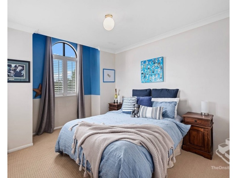102 Cribb Road, Carindale QLD 4152