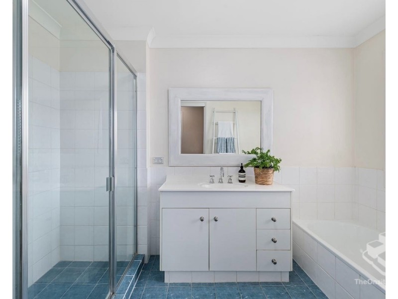 102 Cribb Road, Carindale QLD 4152