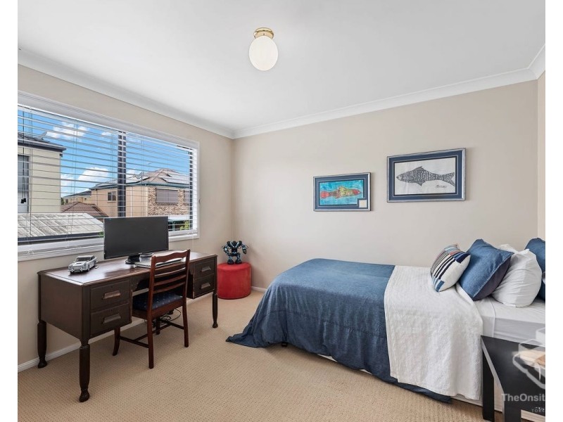 102 Cribb Road, Carindale QLD 4152