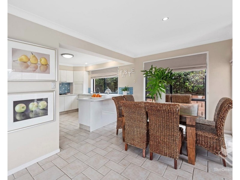 102 Cribb Road, Carindale QLD 4152