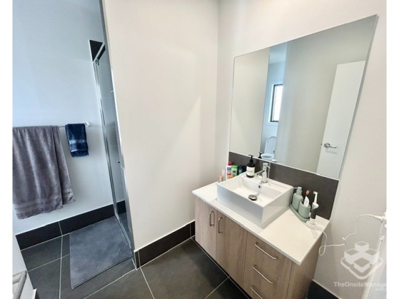 2/56 Hamilton Road, Woodford QLD 4514