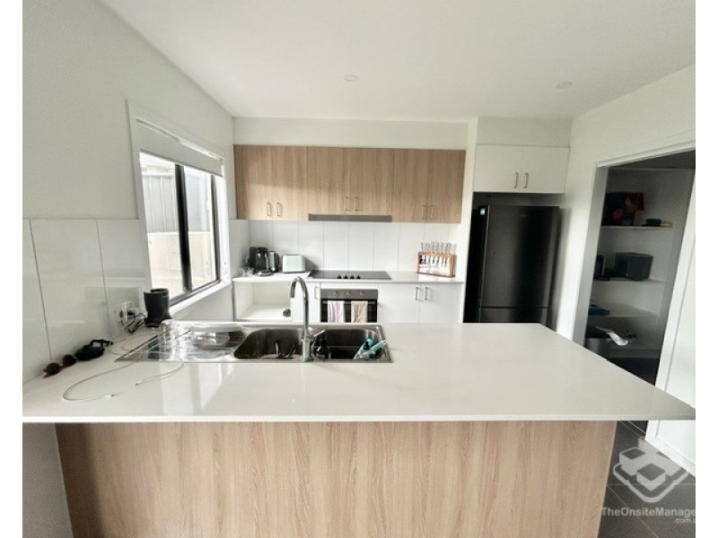 2/56 Hamilton Road, Woodford QLD 4514