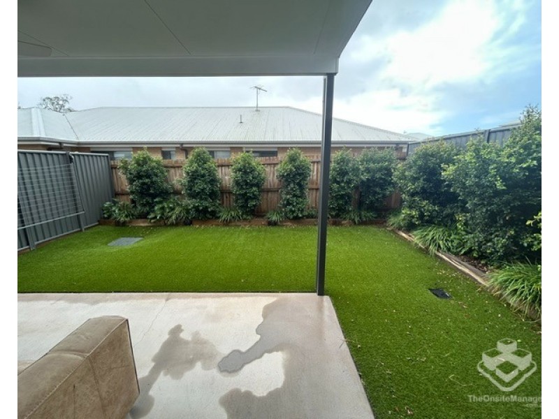 2/56 Hamilton Road, Woodford QLD 4514