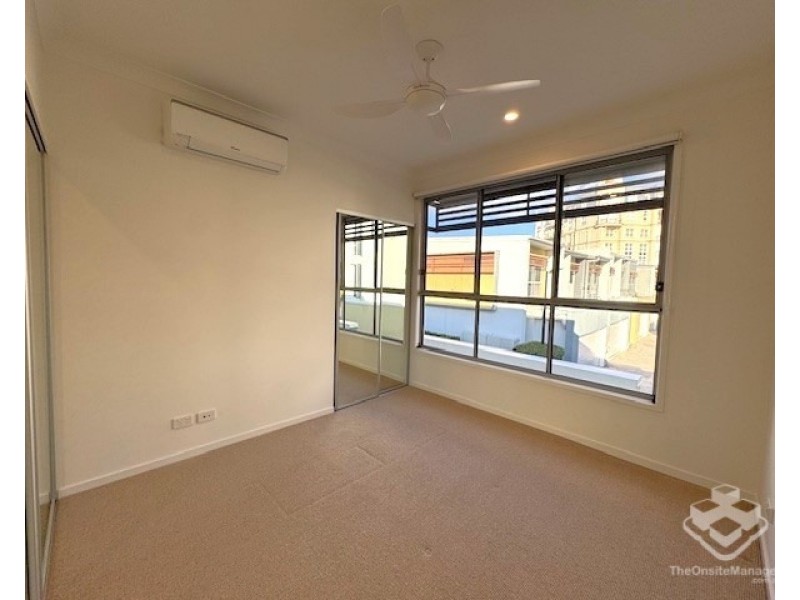 23/3400 Panorama Drive, Carrara QLD 4211