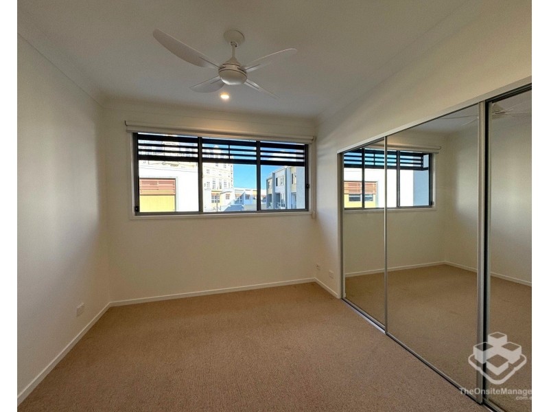 23/3400 Panorama Drive, Carrara QLD 4211
