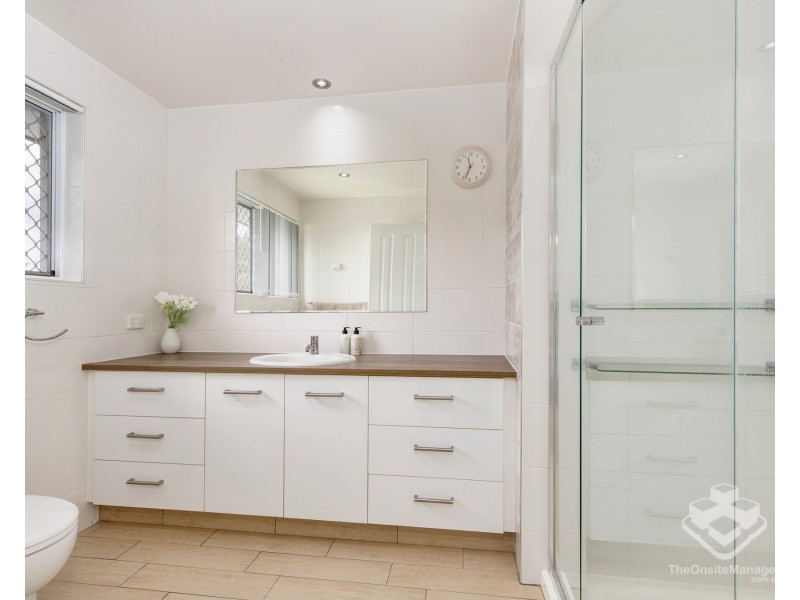 3 Bathurst Court, Helensvale QLD 4212