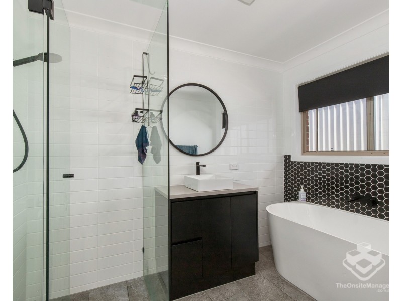 18 Mataranka Drive, Worongary QLD 4213