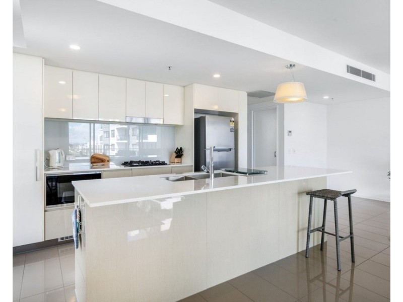 ID:21196485/378 Marine Parade, Labrador QLD 4215