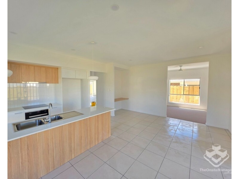 48 Flannery Ter, Park Ridge QLD 4125