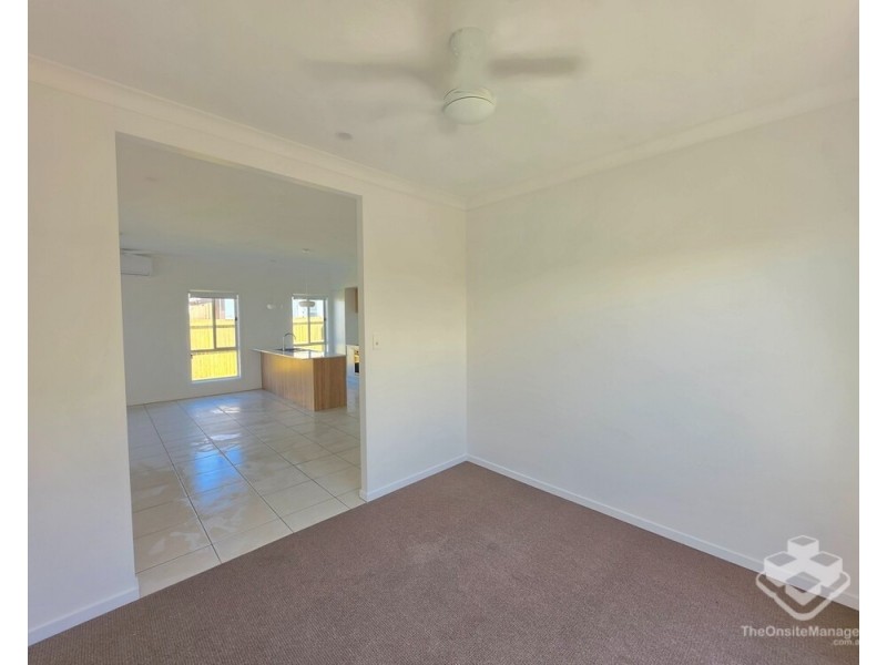 48 Flannery Ter, Park Ridge QLD 4125