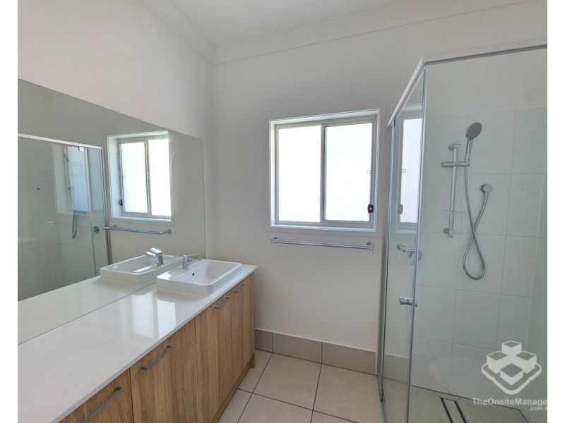48 Flannery Ter, Park Ridge QLD 4125