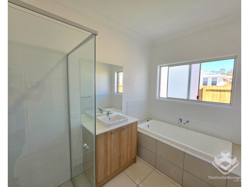 48 Flannery Ter, Park Ridge QLD 4125