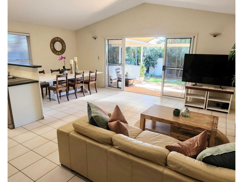 75 Waterview Avenue, Wynnum QLD 4178