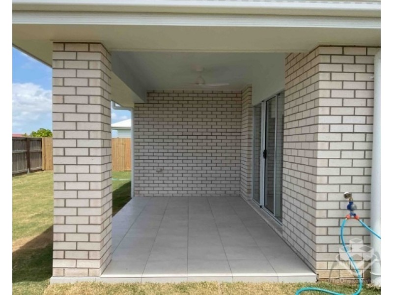 8 Lady Elliot Crescent, Eli Waters QLD 4655