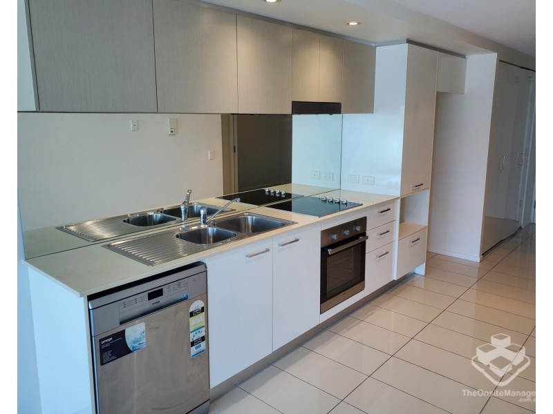 203/30-32 Paradise Island, Surfers Paradise QLD 4217
