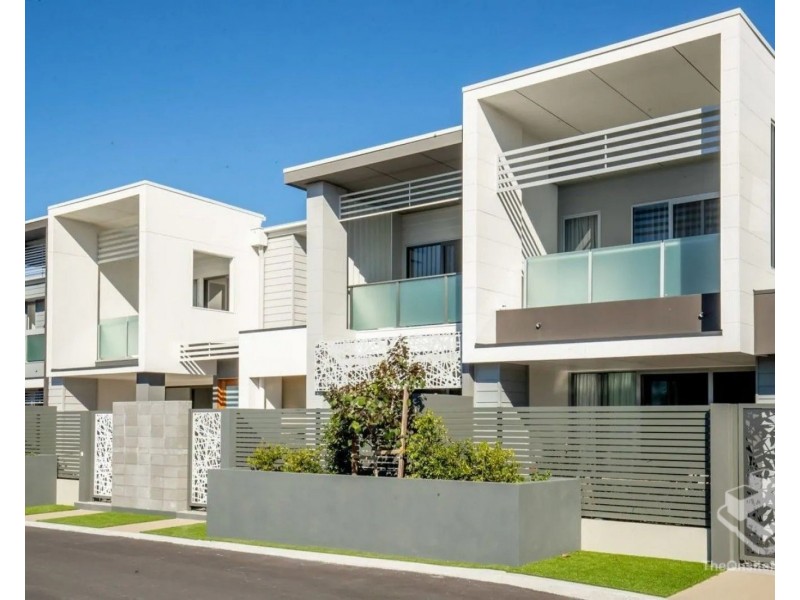 ID:21197020/1 Vue Boulevard, Robina QLD 4226