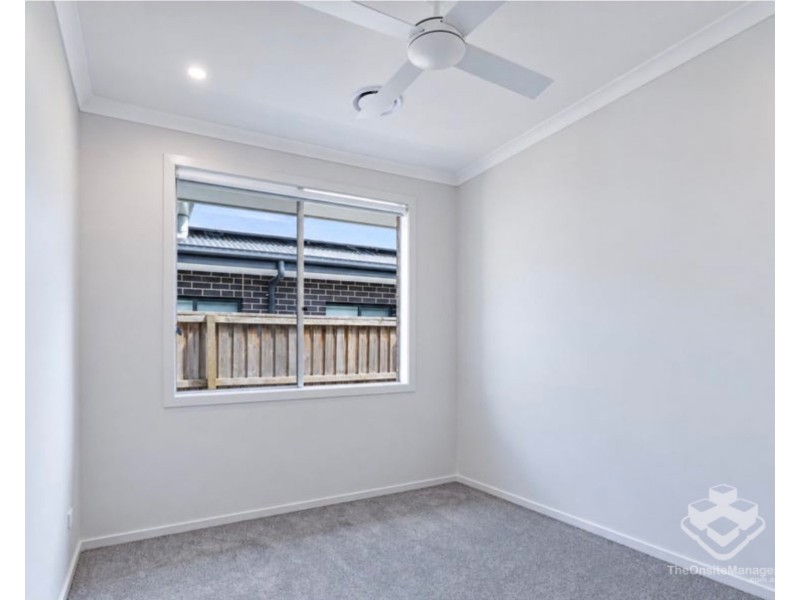 11 Watertower St, Park Ridge QLD 4125